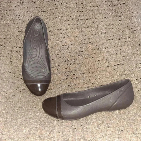 CROCS-Shiny Brown Cap Toe-Dark Brown-Slip On-Ballet Flats-6M-Excellent - Picture 1 of 7